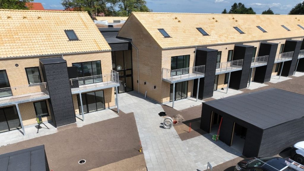 groendals-have-seniorbolig-altan-facade-haslev (2)