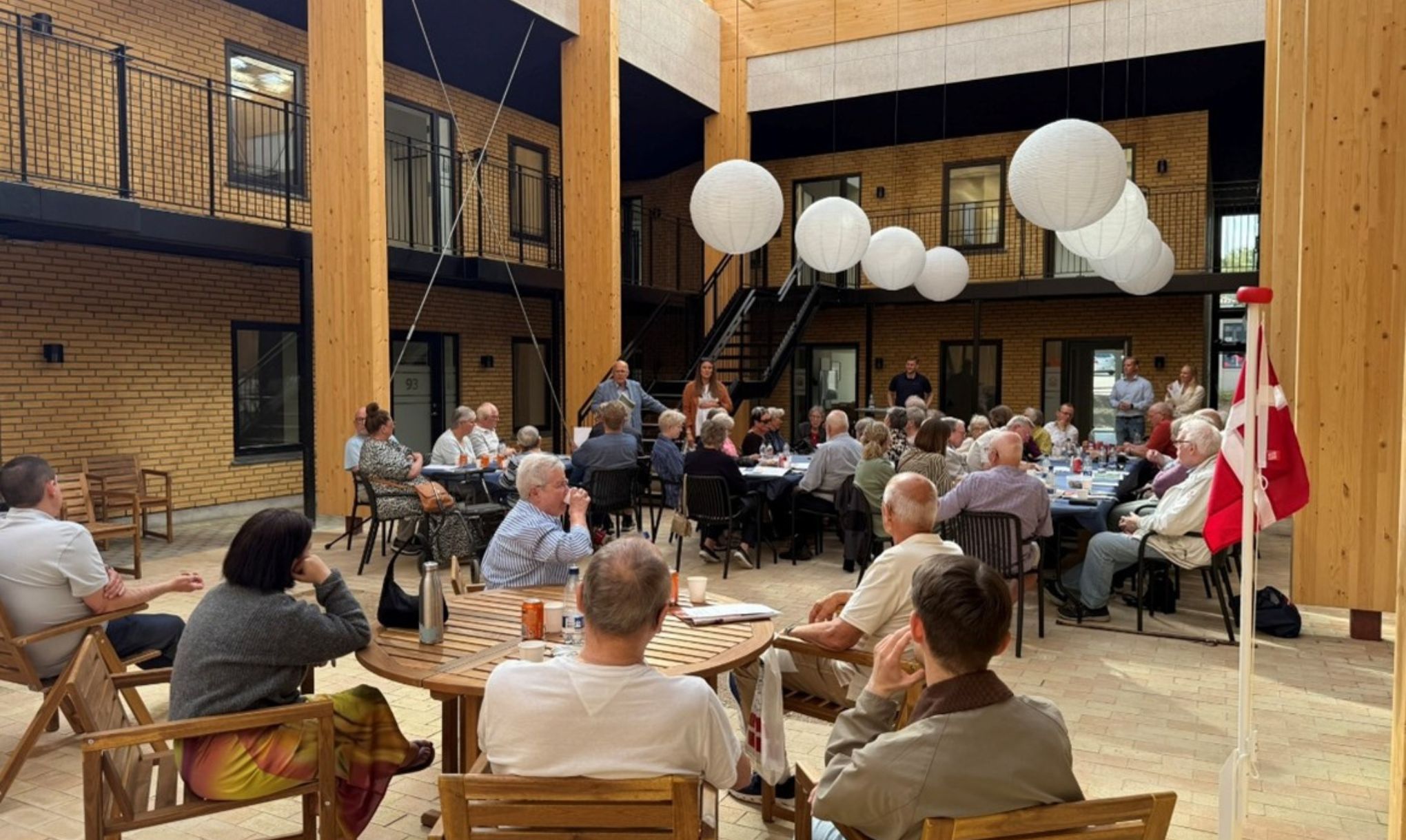 Første beboere flytter ind i Grøndals Have – Se videoen fra TV2 ØST